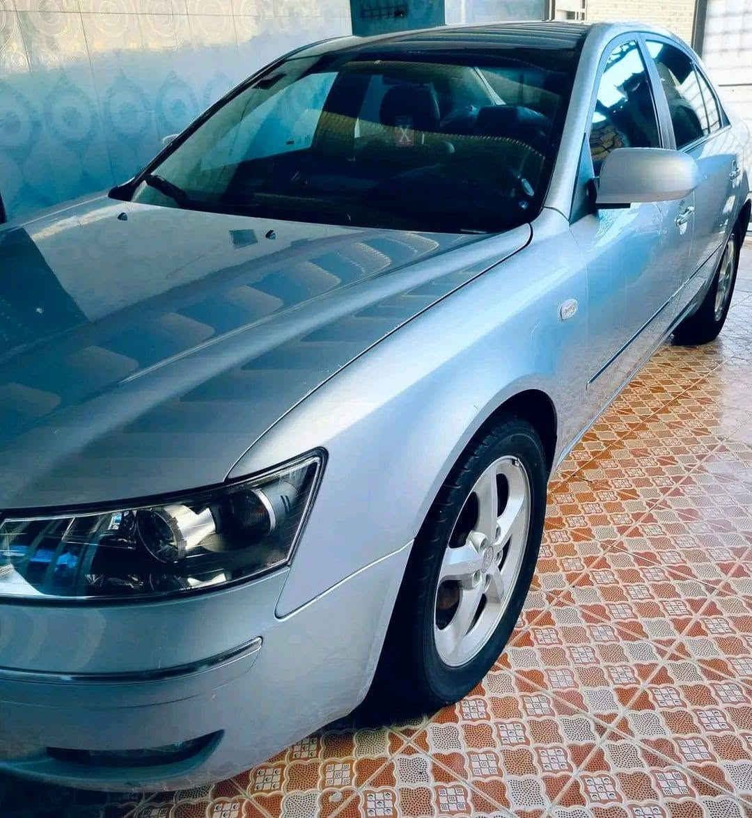 سوناتا ٢٠٠٨ كصة جنطة بانزين أصل 
مكينة 2400 
كير ومحرك مكفولات 
تبريد شغال مرايات شفط جام نسبة تظليل 
كشنات جلد تحكم كهربائي 
كهربائيات كلها شغالة 
حدادية نظيفة 
سيارة جاهزة وحلوة ونظيفة 
السعر ٤٢ وبيها مجال 
الغراف 

***********
