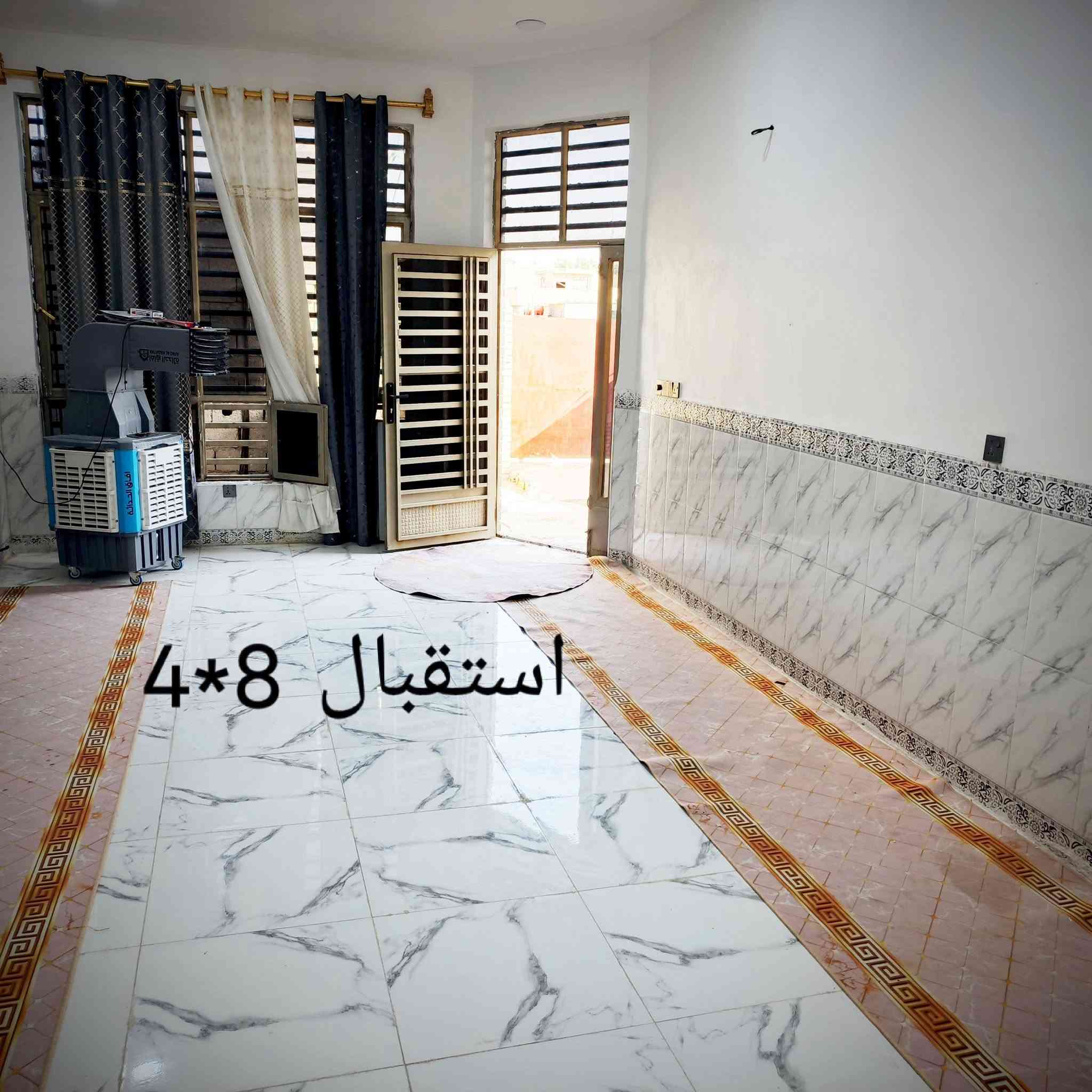 السلام عليكم بيت ركن طابوك للبيع مساحه 275م الشارع الكدامه عشره والبصفه ٧ بيت كامل تطبيك جدار وارضيه وبياض بيه صاله فوك ع كد الصاله الجوه التفاصيل بلصور وبيه محل 6*4 وره مطعم الديوان يبعد عن الشارع العام ٢٠٠ متر

***********‬‏
