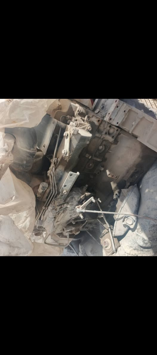 سلام عليكم محرك كوماتسو ياباني بلادي 6سلندر بي بخار ابيع كايم كامل مابي نقص  سعر مليونين مكان بابل المركز ***********
