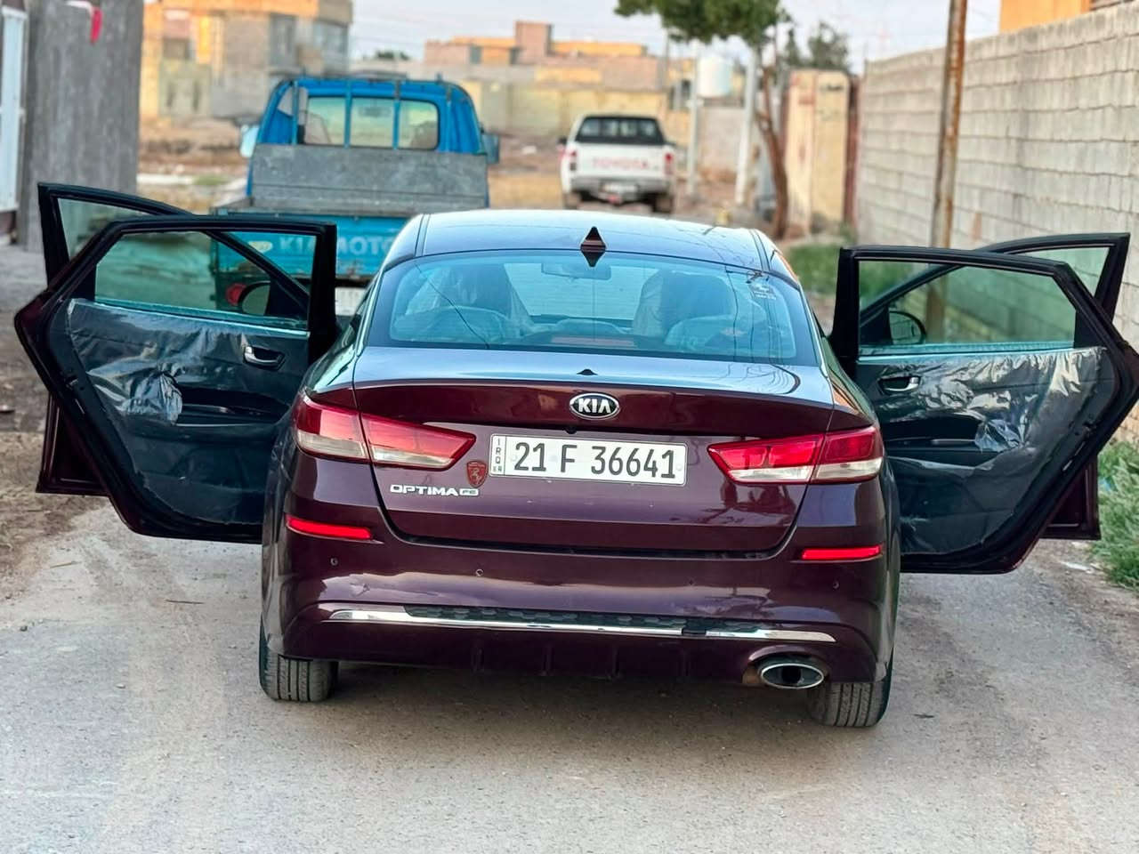 كيا أوبتيما 2020 fe مواصفاتها معروفه 
مكينة 2400
ضررها سونارها امبين بالمنشور 
ممشى 130
ايرباك سليم ضربه خفيفه 
السعر 125 بيها مجال ترهم مراوس كي 5 التيما
***********

نص مكتوب في الصور:
- تبديل
- بارد
- خدوش
- صبغ
- لم يتم الفحص PDR
- نوع المركبة اوبتيما
- رقم المركبة 346641
- موديل المركبة 2020
- لون المركبة كرزي
- رقم الموبايل -
- الاسم الكامل -
- معلومات السيارة
- جانب علوي
- يوجد رصعات و خدوش
- جانب خلفي
- يوجد رصعات
- جانب امامي
- يوجد صبغ و رصعات و خدوش و براغي البنيد مفتوح
- جانب ايسر
- يوجد صبغ و تعديل بارد و رصعات و خدوش
- جانب ايمن
- يوجد صبغ و رصعات و خدوش
- لم يتم فحص البلاستيك
- ***********-***********-***********
- بغداد - بسماية - الشارع العام
- نخلي مسؤوليتنا بعد تسليم التقرير الى الزبون