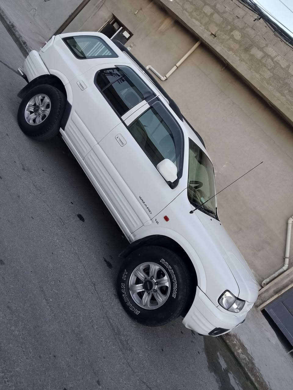ايسوزو • ٧٣ ورقة • ٢٠٠١