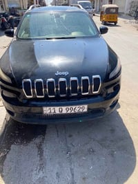 جيب بزون 2018 سوداء نظيفه ومحرك وكير خير من الله  تبريده بلادي  سعرها ...