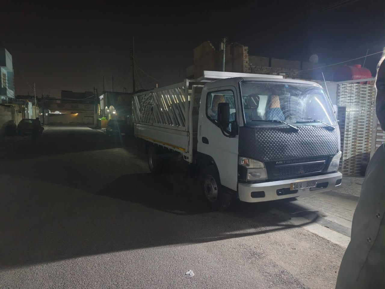 كنتر موديل ٢٠٠٩ السيارة مكفول رقم دولي بسمي تبريد شغال تخم تاير للبيع ومراوس بكية فحل *********** الشراي يتصل
