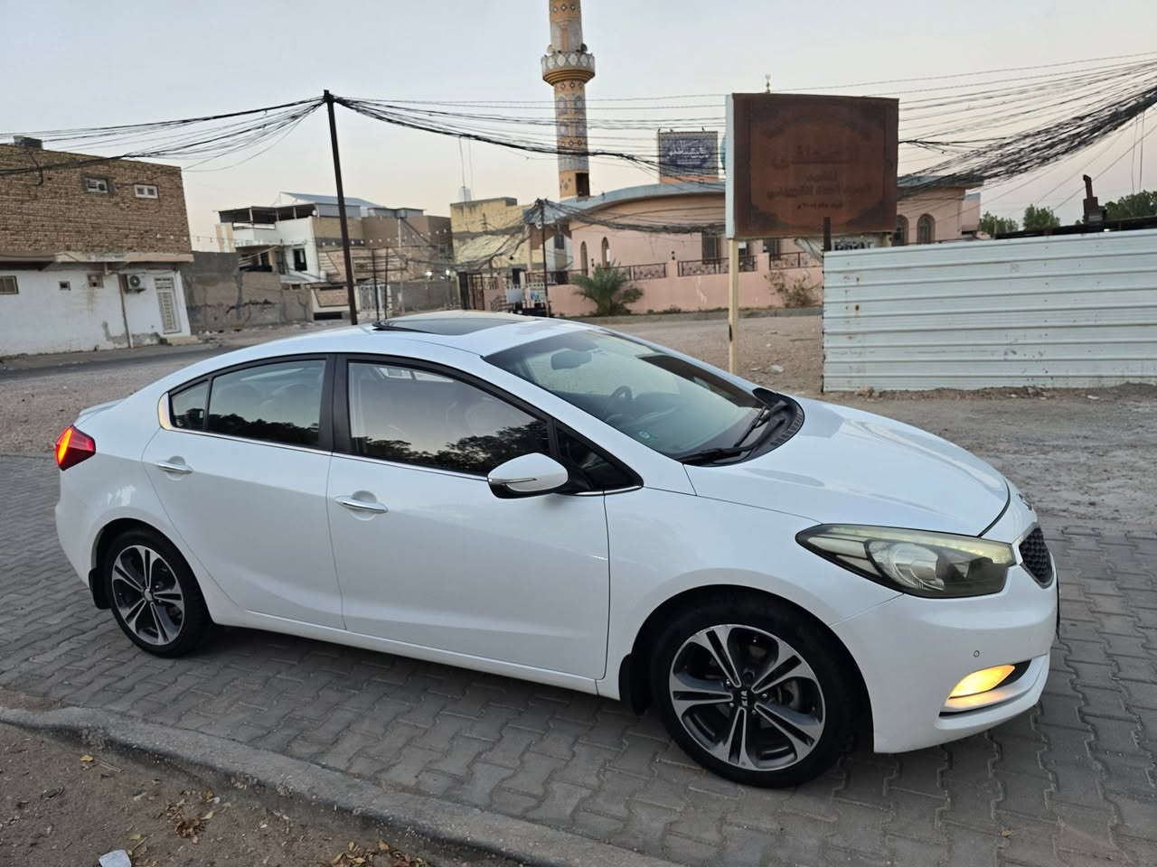 سيراتو٢٠١٤ فول مواصفات مكفوله 
سعر ١١٩ مكاني نجف
 ***********
