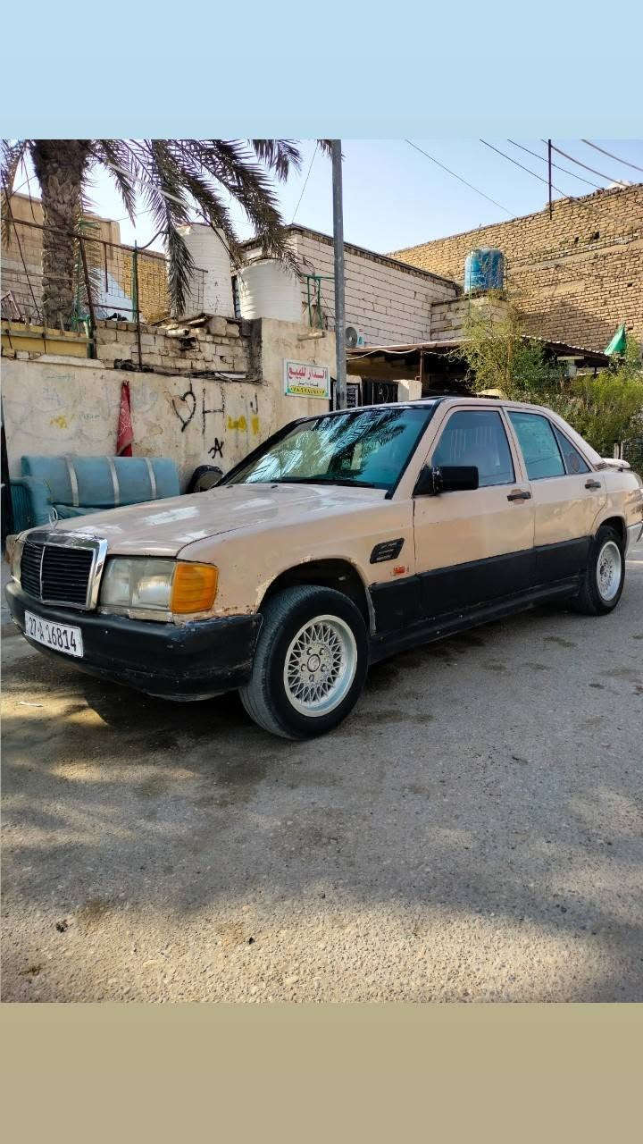السلام عليكم مرسيدس طياري موديل 91 مكينة كير ونجي جديد حداديه نص عمر كهربائيات كله شغال تخم تايرات جديد رقم ذي قار دولي باسمي تحويل ثاني يوم سياره جاهزه ما عاوزه شيء  السعر 22 وبيها مجال بسيط مكان ناصريه مركز رقم الهاتف *********** ناصرية, ذي قار
