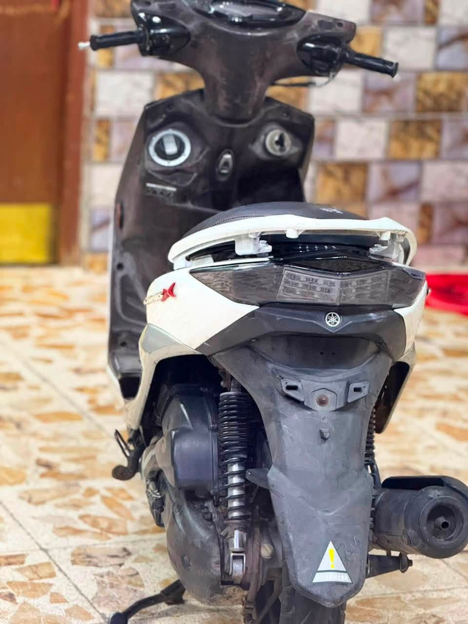 السلام عليكم  للبيع سكنس لد  ياباني قبق نفخ نوزل خطين طلاعات ستان حساس مال رمبه. جديده لوك. مكينه برغي ممفتوح بيه وكاله جديده  شلعه معدل فول كفر اصلي شخط مابيه  لون ابيض  مكفوله كفاله عامه من كلشي  العنوان بغداد الكراخ. .  السعر 975وبيه مجال قليل الهاتف*********** اتصل وبيك خير ودلل
