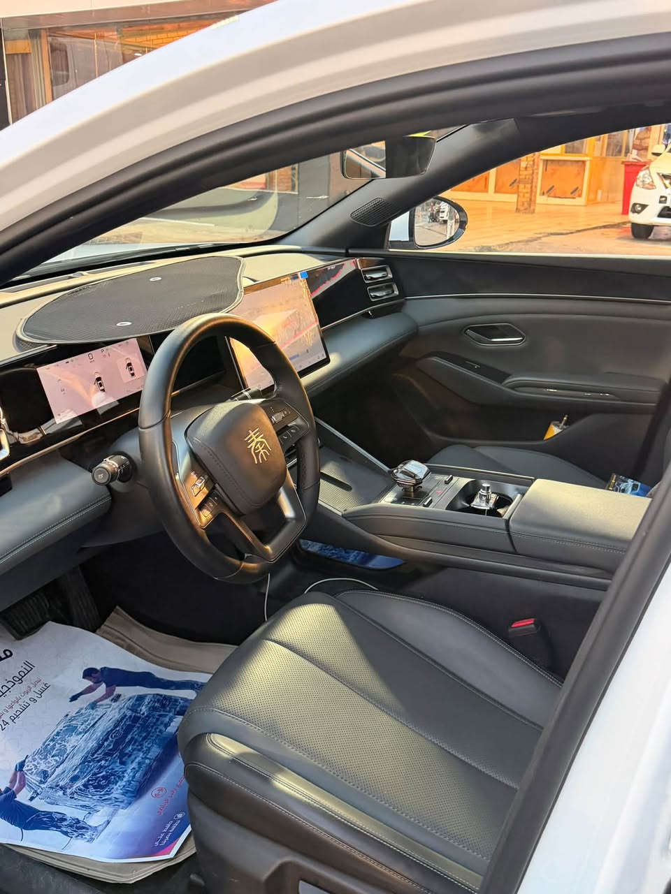 السلام عليكم
byd 

QinL 2025  
الفئة الجبيره( L)

باسمي تحويل ثاني يوم 

رقم بصره مكفوله عده طخه على كد صبع بالجاملغ وما مبين بسيط جداً 

فول قماره حديد

١٣ كامرا

اوتو بارك

داخل اسود جلد 

ماشيه 23 الف 

جديده جداً السياره 

المكان: البصره مجمع النسيم 

الرقم : *********** 

السعر :158 وبيها مجال بسيط جدا وانا خادم
