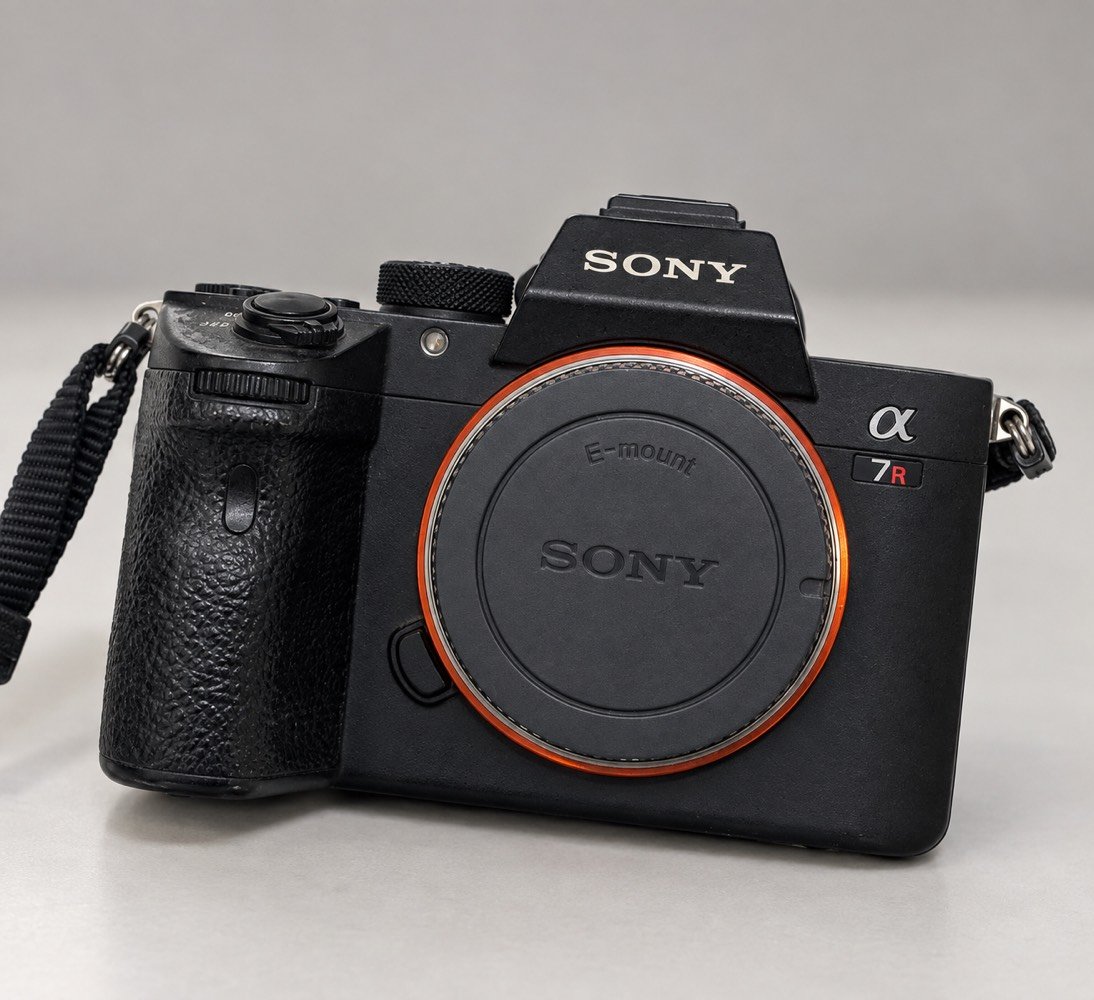 📸 للبيع كاميرا Sony α7Rlll

• الحالة: نظيفة جداً
• الاستخدام: شخصي
• الكاميرا تعمل بصورة ممتازة
• جميع الأزرار والتحكمات تعمل بشكل طبيعي
• مناسبة للتصوير الفوتوغرافي والفيديو
كرتونه وباقي تفاصيلهه كله موجودة
📍 بغداد
📩 للجادين فقط، التواصل خاص
***********📞
البيع بعد المعاينة والفحص.