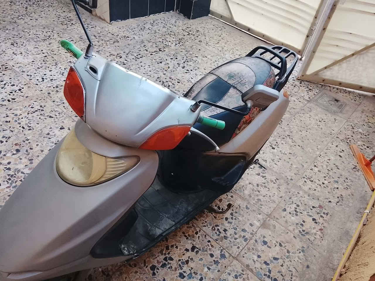 سبيسي • ماليزي • نضيف