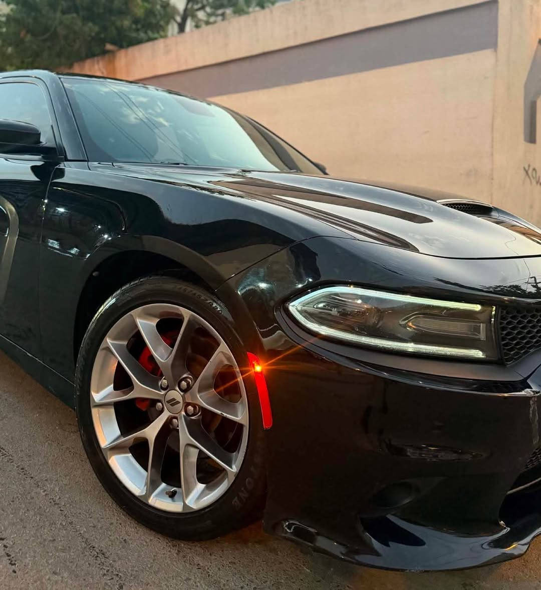 Dodge charger GT plus 2021
رەقەم و سەنەوی نوێیە ٧٩ مایل رۆشتووە  سەیارەکە زۆر توند و تۆلە  کلین داخیل  بووە ٢ درگا صبغه و کەمیێک کلێری ئەمریکا ی هەیە  هەموو گیانی بەشەرت پەرەشوتی بەشەرت نەتەقیوە پشت و پێش کەپس نوقتەی پێوە نییە نرخی ٢١٦ و کەمێک مەجال  
*********** أربيل, العراق
