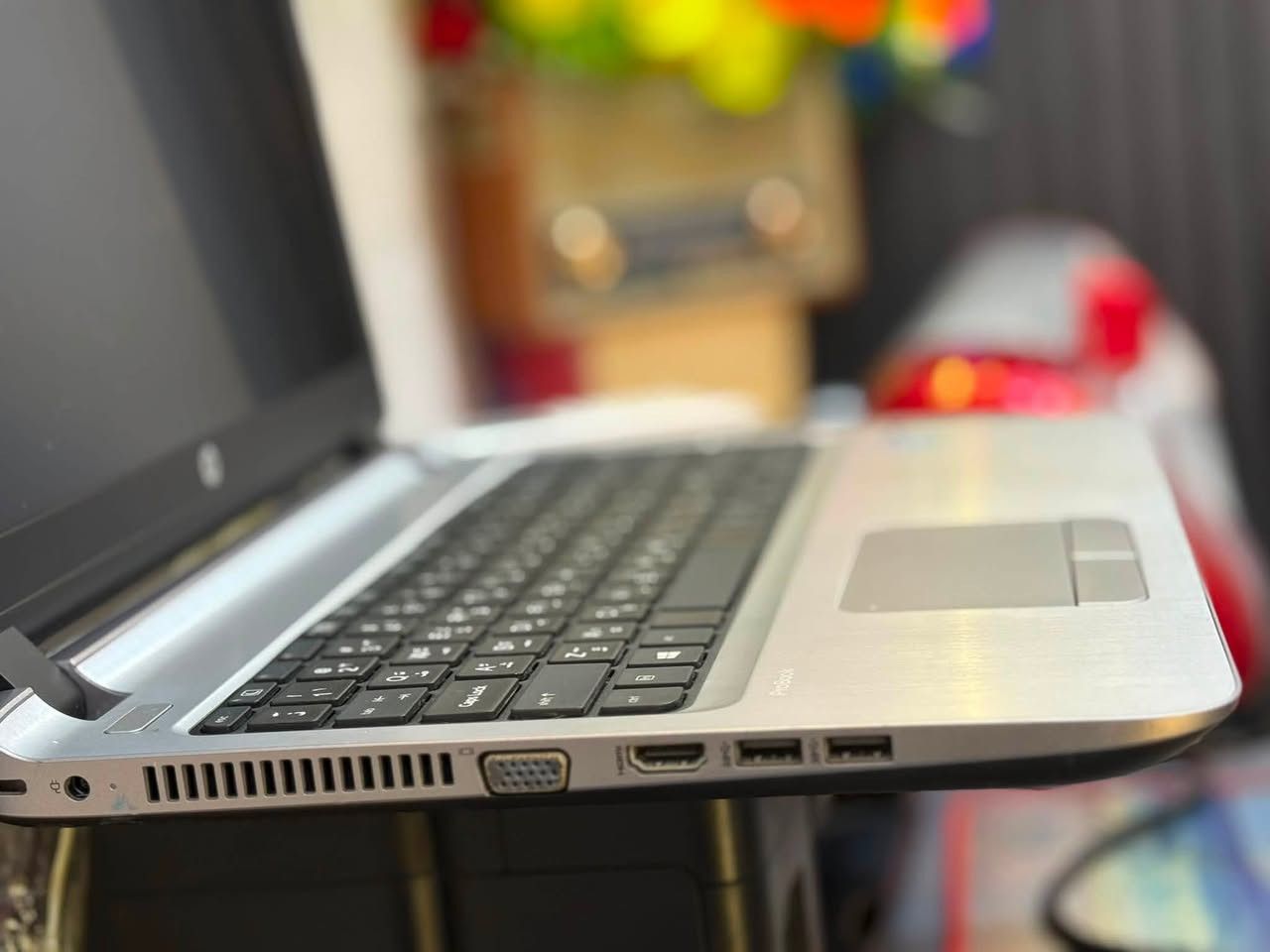 لطلبة الدراسات العليا هذا العرض يخدمكم 
HP - PROBOOK
COR I 5 -G6
RAM 8 
ذاكرة 256 SSD 
حجم 15.6
كيبورد عربي إنكليزي 
الباتري ممتاز 
جاهز البرامج والوندوز وبرامج الدراسة 
يحتوي على CD
منافذ USB عدد 4
منفذ LAL
منفذ HD
نظافة اكثر من 95‎%‎
مكتب البرشا للحاسبات ***********
