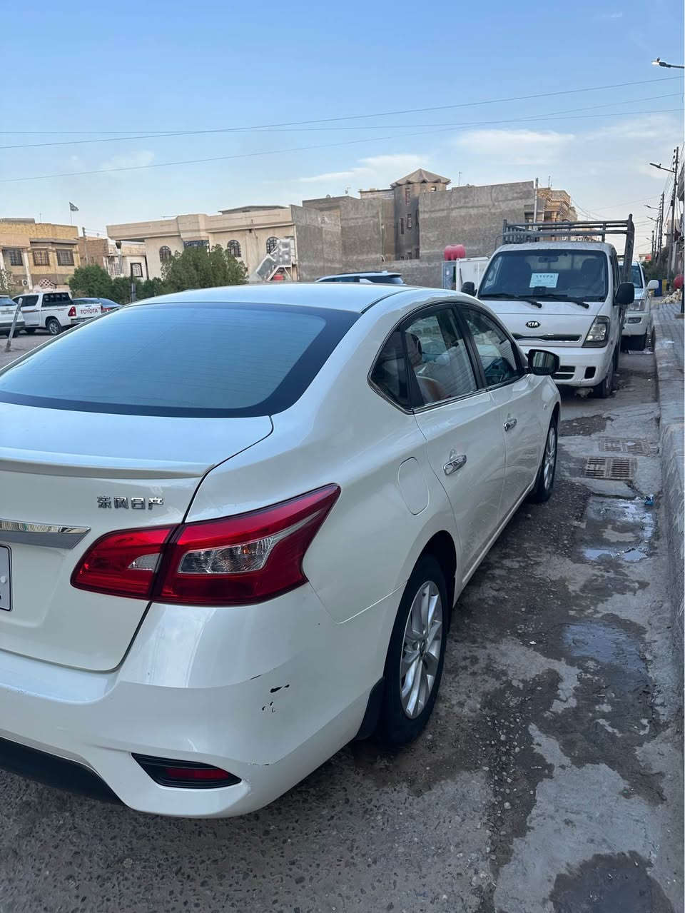 سلام عليكم 
نيسان سنتره
2025
باسم شركة وكاله تحويل موجود 
داخل اسود مدوشمه ارضيه وكاعيات 
تبريد ثلج 
ماشيه 21
بيها بارد بالجاملغ الايسر الكدام كد شبر 
والباقي كفاله عامه 
محرك جديد
سياره نضيفه وجاهزه من كلشي 
سعره 125وبيها مجال بسيط
بصره المعقل الكندي
*********** الهاتف البصرة, العراق
