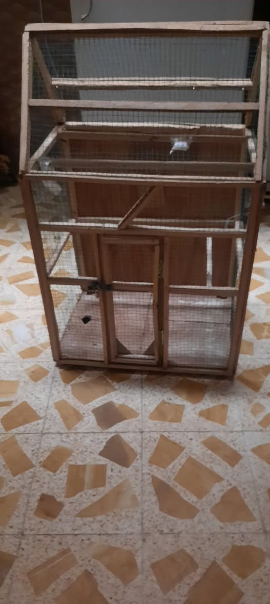 البيع قفص كبير السعر مناسب 《50》 عنوان ميسان عماره اتصل واتساب موجود بالخدمة 《***********》 عمارة, ميسان
