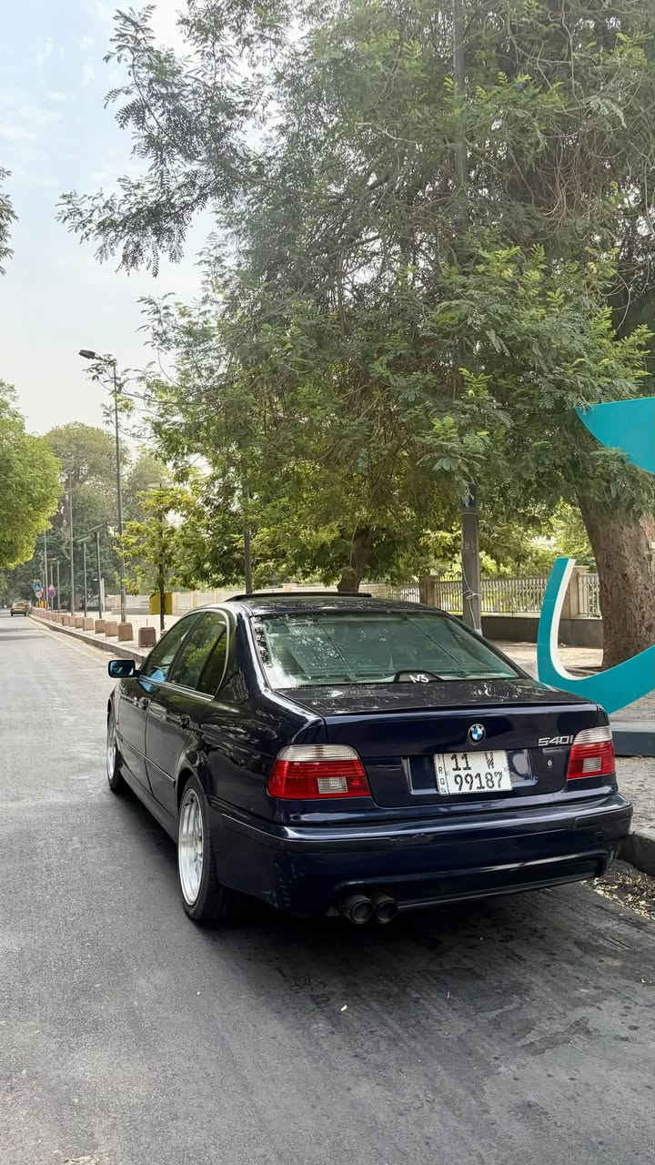 السلام عليكم 
BMW -E39-535i 
موديل 1997 محدث 2002M
وراد الماني
محرك 8V 3.5 
مصبوغه عام جماليه مكفوله ضربه والشواصي وداوخل عنوان بغداد صليخ او البنوك 
***********

