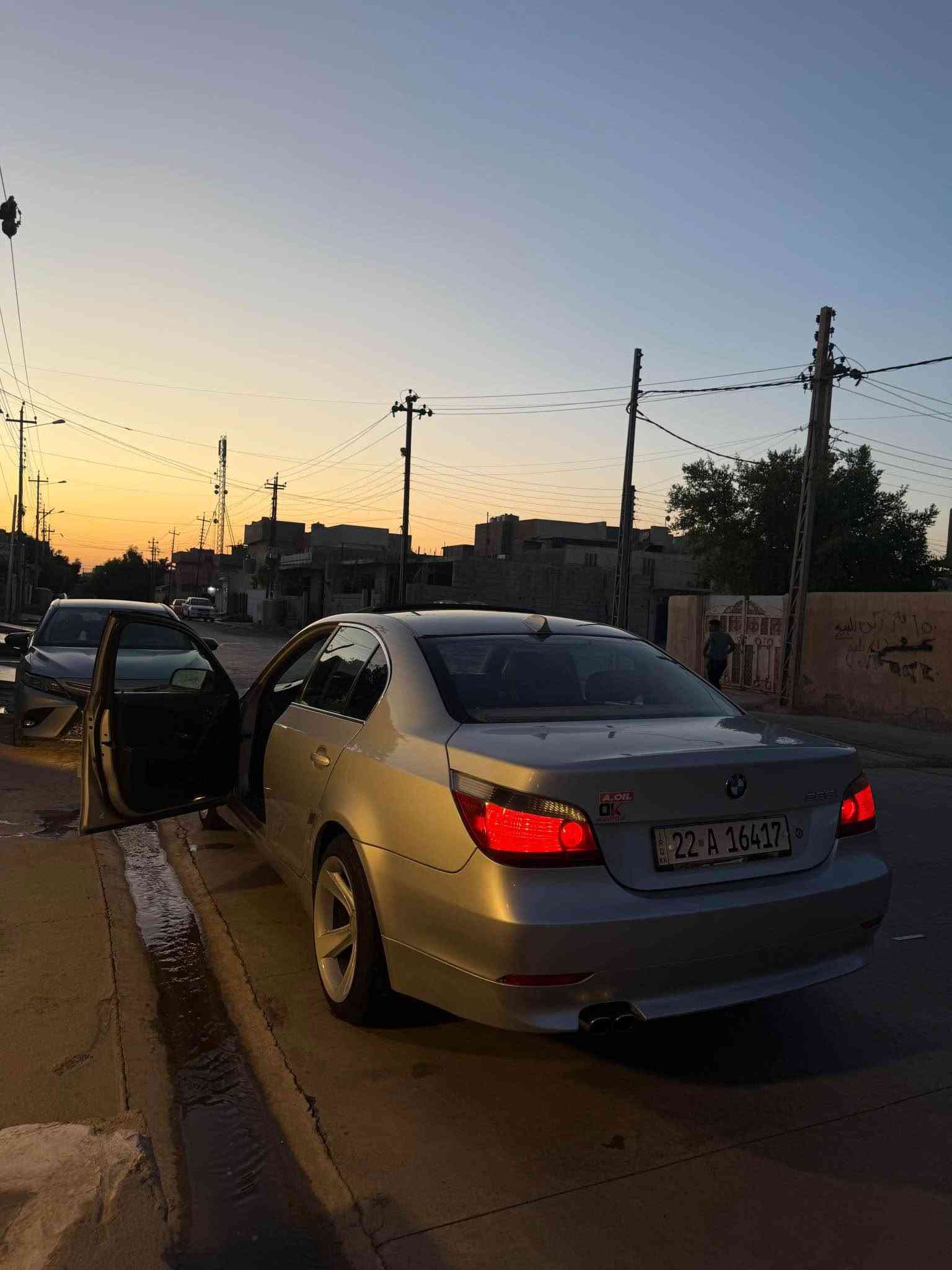 السلام عليكم Bmw 2007 محرك 525 نوزل قصير رقم اربيل جديد شرط تحويل كير محرك بشرط السيارة 📍بيها قطعة وحدة صبغ بدون دواخل والباقي كله بلاد لا مصبوغة جمالية ولا شي كلها بلادية ومكفولة تبريد كامل جديد فريز كمبريسر كله جديد تخم تاير تايلدني جديد صدر بشرط كهربائيات كلها بلاد وبشرط جامة امامي جديد منضومة زينون بلادي تخم بلكات جديد باتري جديد دسكات ايضاً  السيارة كلها بلادية وعليها ادامة عامة ترايك للبصرة ماشيه 275 الف حقيقي 
مواصفات
1 فتحة سلايد 
2 بصمة 
3 تحكم ستيرن وشاشة 
4 كشن كهرباء وخزن ميموري 
5 مراية قلاب 
مكان السيارة كركوك 
السعر 122 وبيها مجال 
*********** كركوك, العراق
