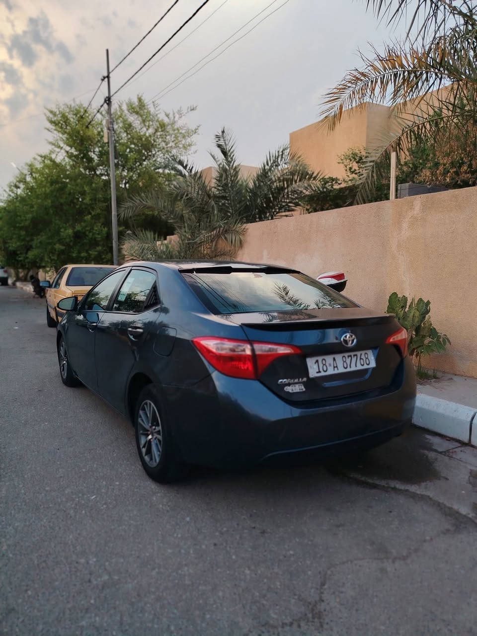 السلام عليكم كورلا2017 امريكي ماشيه 213 km سنويه ل29 بابل بسمي تحويل ثاني يوم 
مكينه گير شرط تبريد ثلج سيارة جاهزه من كلشي بيها بنيد مبدل جمغات الاماميه صبغ فقط بدون دواخل 
مواصفات
🔹سعه المحرك 1.8L
🔹ترحيب
🔹كروس سرعة
🔹كشنات جلد
🔹رادار
🔹تحديد مسار 
🔹تدفئة تبريد كشنات
🔹حساس ليلي 
🔹شاشه بلاد 
🔹ثلاثه انضمه قيادة
🔹اوامر صوتية

السعر 115 وبيها مجال للشراي 
مكان سيارة كربلاء للاستفسار
الاتصال على الرقم ***********

