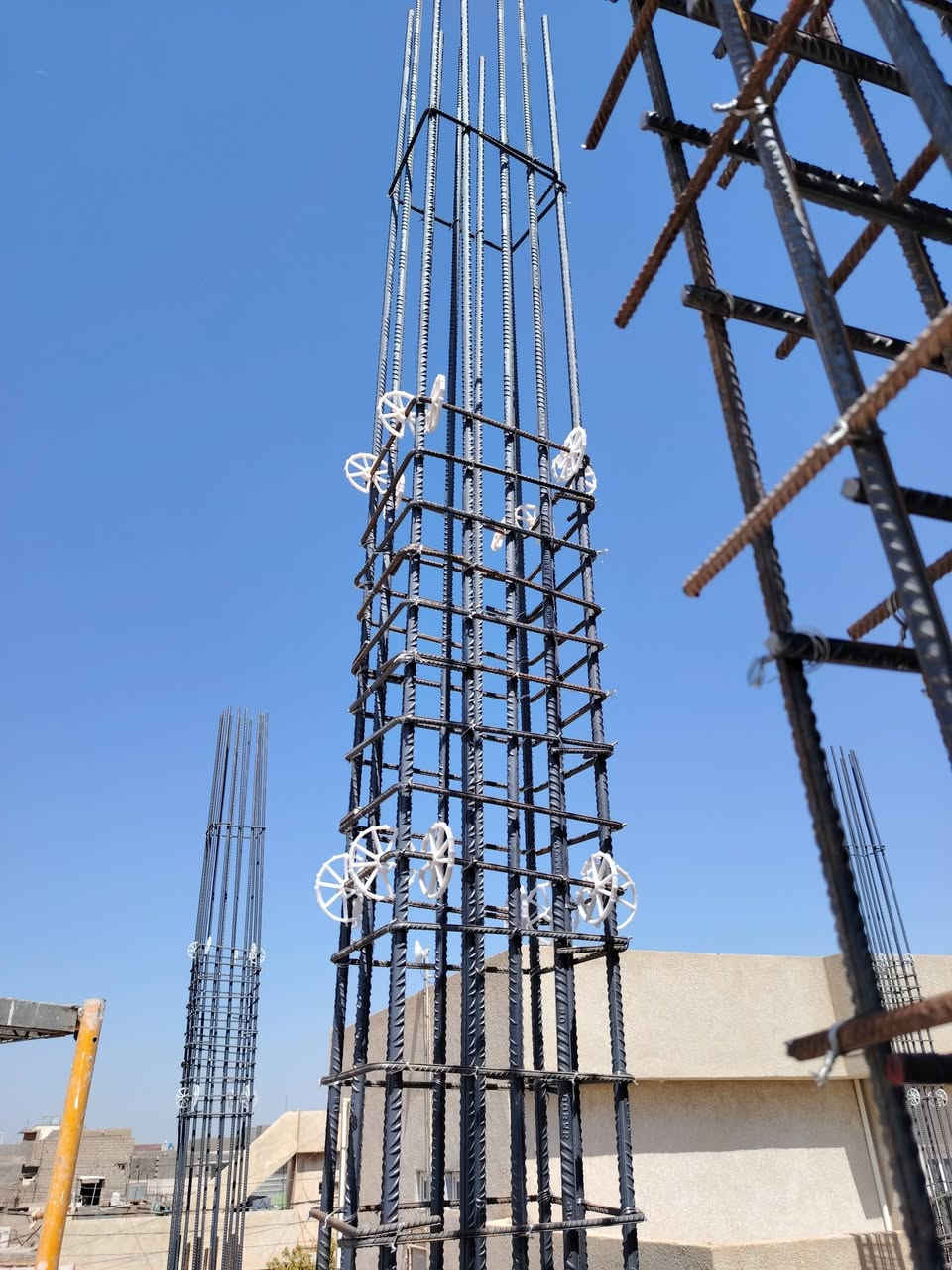 سلام عليكم جزء من اعمالنه نشتغل حسب مخططات البنايه عمل هندسي استلام مهندس عمل كافه أعمال حداده ديالئ بعقوبه ***********
