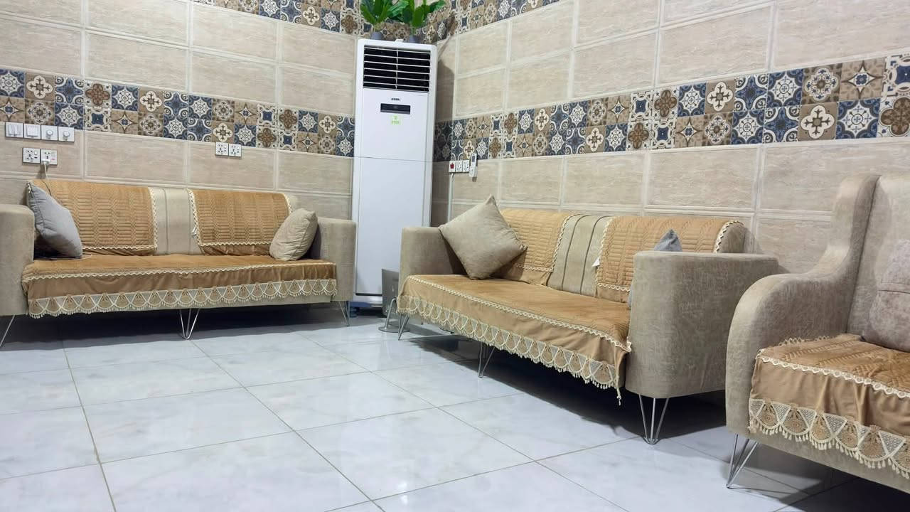 للبيع تخم قنفات مودرن راقي جداً
تصميم عصري يجمع بين الفخامة والراحة، 

ليمنح صالتك لمسة راقية.

يتسع ل 10 أشخاص أو أكثر 

سهولة التغير في التصميم و أنيق وعملي ودزاين جميل 

مناسب للمنازل والمجالس الواسعة

للاستفسار عن السعر والتفاصيل، راسلنا الموقع كربلاء 

***********
