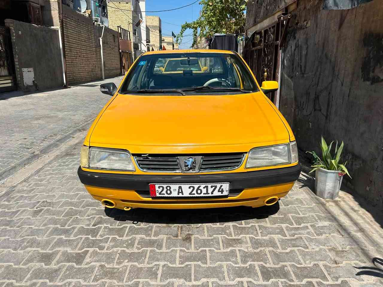 ✨ **بيجو روى موديل 2010 للبيع** ✨
* **السيارة باسمي** وتحويلها مضمون 💯

 * **الرقم:** نجف دولي (السنوية والهزة **ما ساقطات** وأمورها القانونية كاملة).

 * **المكان:** بغداد - الشعلة.

 * **المحرك والكير:** محورة (محرك وكير أوتو برنس) ومعمرة جديد، صدر وجاهزية تامة.

مصفره هيئه وغرامات تاخذ جاهز 

 * **مصبوغة عام (على نظافة وتجديد شكل).

 * **الإضافات:** تخم دبلات جديد بالكامل + صالنصة جديدة+ منظومه زنون + مصفره غرامات وهيئه 

 * **النواقص:** نقصها فقط تبريد، عدا ذلك السيارة كاملة وجاهزة للركوب وما تحتاج أي مصاريف ثانية.

💵 **السعر المطلوب:** 27ورقة (وبيها مجال بسيط ).

📞 **للتواصل والاستفسار (اتصال + واتساب):**

***********
