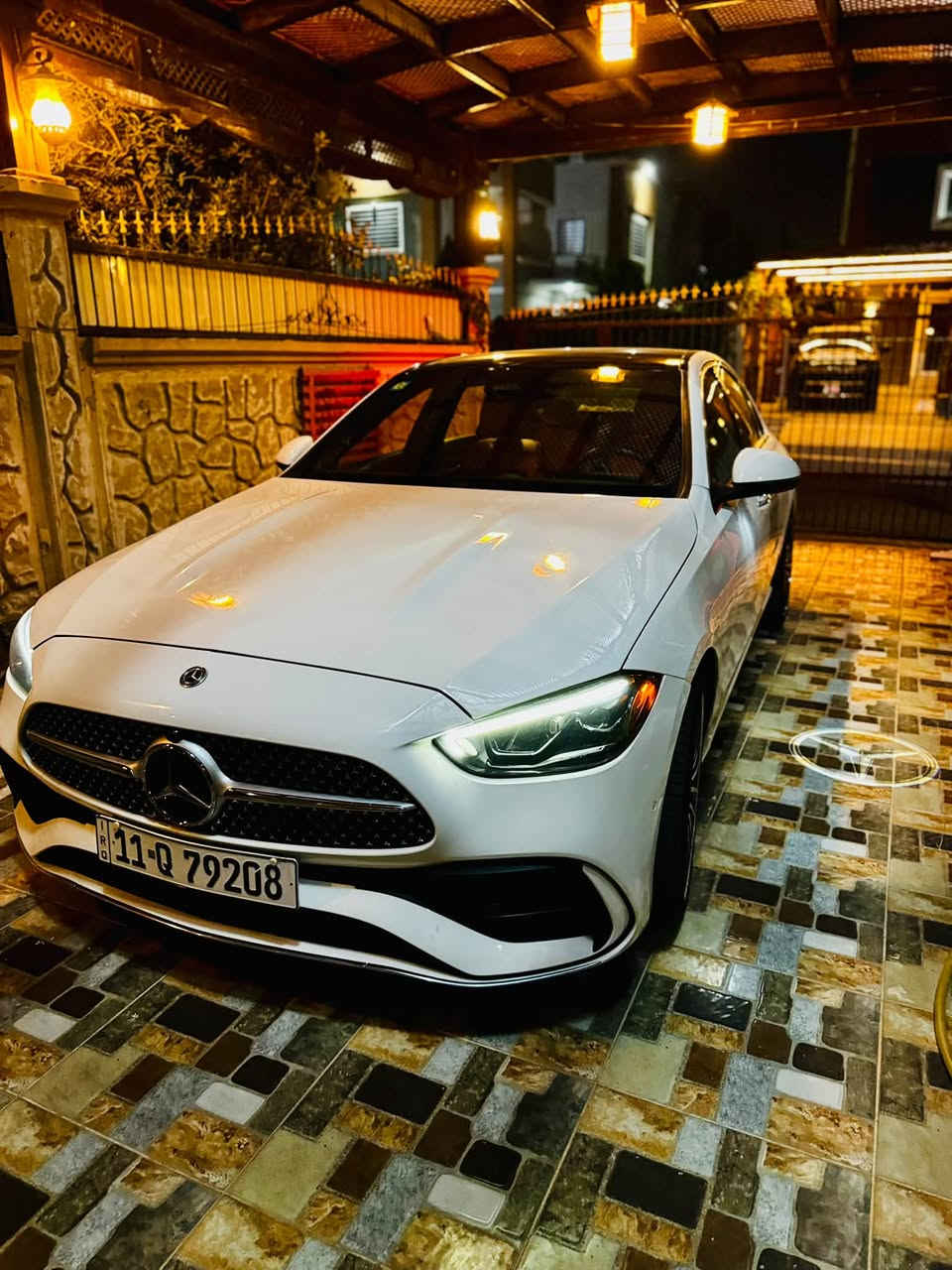 السلام عليكم
مارسدس c300 وارد امريكي حادث جاملغ وجزء من البنيد بدون شواصي بدون دواخل وجتي كلير من امريكا قبق جنطه 
فول مواصفات 
موديل 2022
بانوراما 
5 كامرات 
جلد برتقالي بلادي 
داخل 64 لون 
رادارات جانبي وامامي وخلفي 
حساس امامي خلفي 
تدفئه وتبريد كراسي 
فول مواصفات متنذكر ماشيه 60 الف
رقم الشاصي بالصور 
رقم بغداد 
السعر 28500$
اي تستفسار 
***********
