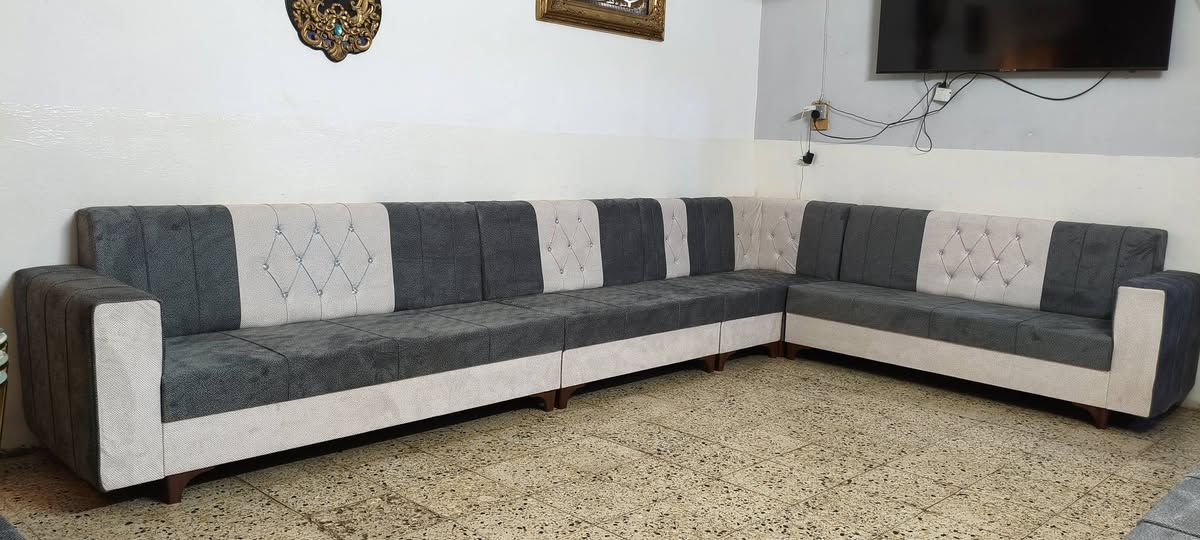 ديوانات عدد 2 /20مقعد جديد غير مستخدم شغل حطاطه سفنج ضغط المكان هبهب الشراي يتصل ***********
