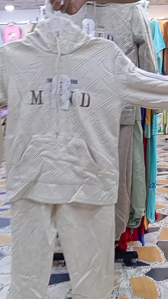 ملابس • للبيع