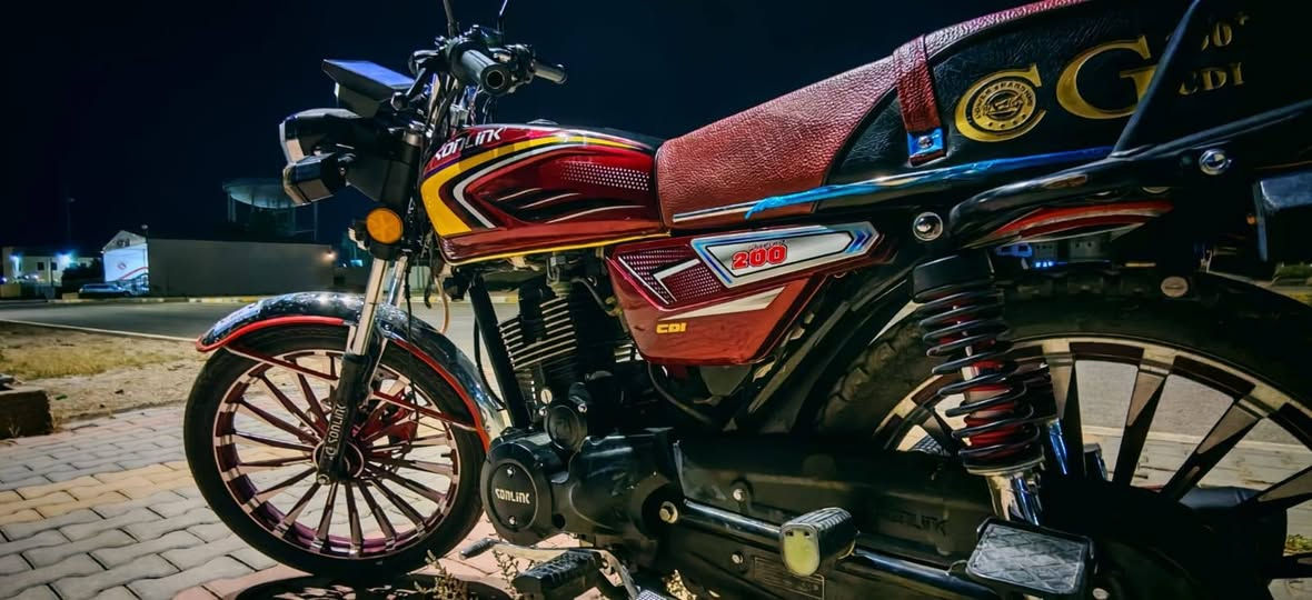 السلام عليكم
دراجه سونك 25 

محرك 200 cc جواكيج  

اللون المميز الماروني 

بيها شاشة تخربط وفطر ببيت الماصده 

كشرها نضافة فول دراجه مال جنيه تجي تشوف بعينك وتحكم 
نشاط ونعومة ومعدل خير من الله 

موصلة 875 عندك زود حياك الله 
جماعة الـ850 وجوه والمو شراي بس يعامل اعبرو المنشور
مكاني راوه 
*********** واتساب فقط
