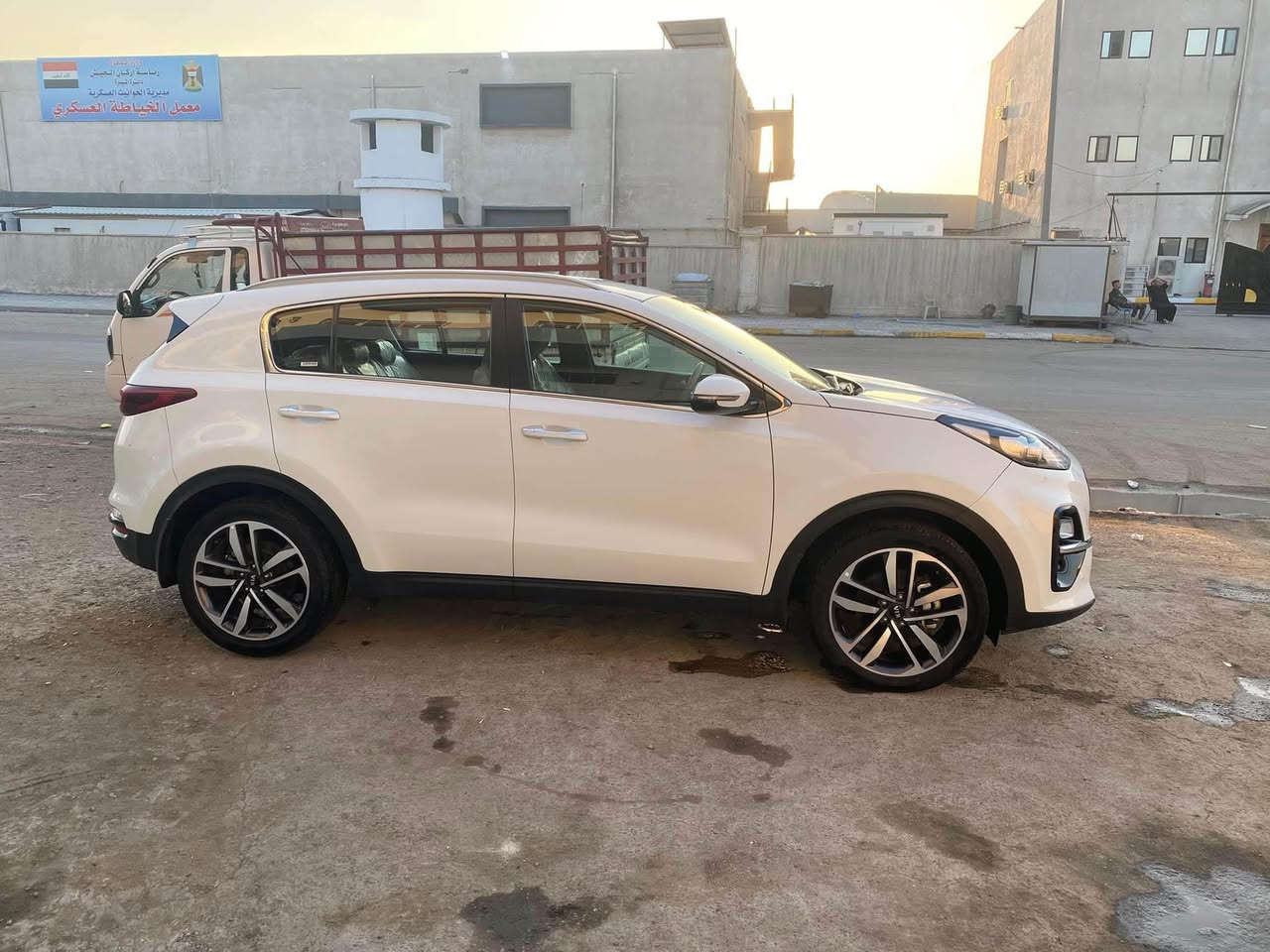 سبورتج 2020 خليجي وكالة الدولية جديدة
السيارة رقم بغداد الجديد باسمي جاهزة من كلشي بس تحول باسمك
السيارة حلوة ونضيفة حيل مال بيت استخدام قليل جدا ومكفولة من الصبغ والتبديل والشخوط والرصعات بس بيها بارد حيل بسيط وميبين وميسوة ينذكر بس اكيد بالفحص يطلع كير ومحرك كفالة
السيارة ماشية 48 الف كم حقيقي وع الفحص ونضافتها تحكم
صدر بعدة ع وضع الشركة واني شادلها تخم تاير وباتري جدد
داخلها جديد بعدة بلزكات الشركة وكشناتها من اخذتها سويتلها دوشمة جلد تفصال كلش حلوة وفوكاها نايلون وارضية مغلفة جلد السبير منازل والعدة كلها مامستخدمة
مواصفاتها نص فول 
محرك 2000 دوش تشغيل سويج شاشة وكاميرا حساسات امامي وخلفي تبريد قطعتين مري شفط واشاير بالمري كشنات جلد بلادي ويل حجم 19 
للتاكيد السيارة جديدة ومتعوب عليها مال جناي 
كلشي ذاكر وموضحة
 للاستفسار ***********
