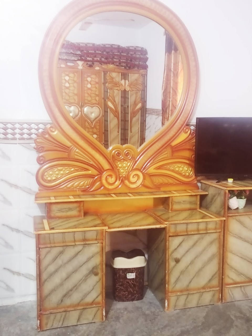 سلام عليكم اخوان قرفه نوم لبيع نضيفه جدا اسعر 300وبيها مجال ستفسار علا هاذا رقم ***********

