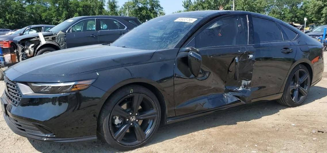 للبيع – Honda Accord Hybrid Sport L موديل 2024
2.0 Hybrid
اللون: أسود ملكي 
• العداد: 40000 كيلو
رقم: بغداد
• صبغ قطعة واحدة فقط– باب السائق
• صور الحادث + مرفقة مع المنشور
ايرباك بردة فقط بجم كبس
• بصمة تشغيل + دخول ذكي
• رادار أمامي + تحديد مسار
• نظام النقطة العمياء
• فتحة سقف
• لايت زينون
• مقاعد جلد
• مقاعد كهربائية
• تدفئة المقاعد الأمامية
مكانها بغداد الغزالية
ابو ياسر ***********
السعر 19500$

نص مكتوب في الصور:
- 65837151