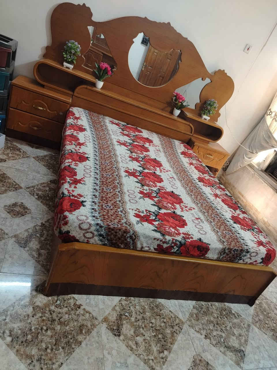 السلام عليكم غرفه نوم صاج للبيع نضيفه سعر 600وبي مجال *********** اتصال علئ هاذا الرقم
