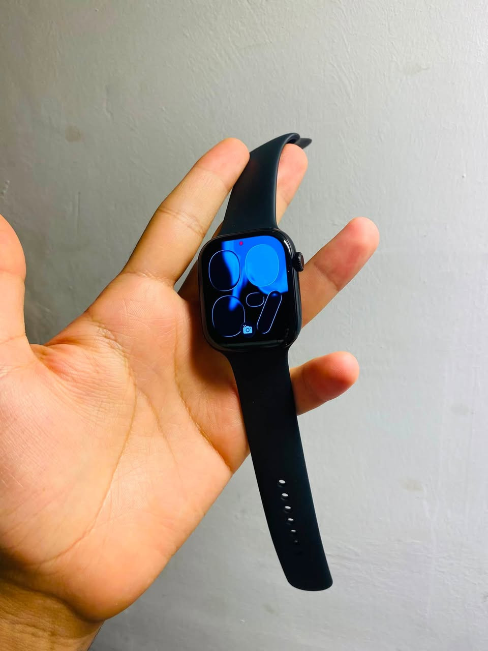 Apple watch series 11
حجم الكبير 46mm
بطارية 100🔋
مشحونه فقط مرتين مرتين فقط 2 
اللون Black
تاريخ تفعيل ساعه قبل اربع ايام 
بعده بل ضمان 12 شهر 
ساعه صارلي سبوع من اخذته وملبوسه مره وحده او مرتين 
السعر 450 بيه مجال بسيط 
مكاني زيونه 
***********
