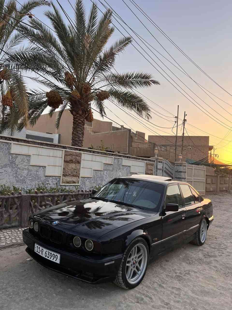السلام عليكم 
 Bmw 525
موديل ٩١ اصل ٢٥ فتحه وبجم عريض كير اوتو مكينه جديده مال حاويه مسكر فانوس 
مكينه كير حداديه امامي خلفي تبريد كله كامل كهربائيات كامله
بجم دخاني بكلايتات دخاني دعاميه m  ويل ١٨ m جديد 
غرفه بيجي كهرباء جام ٤ كهرباء سنتر لك ريمونت 
Abs شغال 

رقم بغداد انكليزي مميز سنويه وهزه جديده وباسمي 

والسياره صبغته جديده وحتى شخوط مابيه وصوره ايضا جديده 
مكاني بابل الحله شارع الكورنيش 

***********
