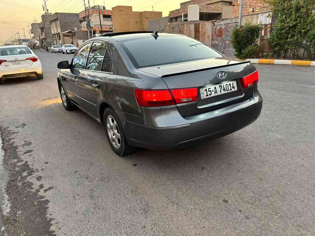 السلام عليكم
سوناتا للبيع 
موديل 2009وارد امريكي 
مصبوغه عام للجماليه 
محرك 2400دوش
مواصفات 
سلايد روف
كشن كهرباء 
كشنات جلد 
تحكم ستيرن 
لايت زنون 
داخل صاج 
رقم انبار دولي 
السياره جاهزه من اي نقص كير محرك صدر تخم تاير كلها جاهزه 
السعر:93وبيها مجال 
العنوان الرمادي 
للاستفسار الاتصال على الرقم 
‭ ***********
