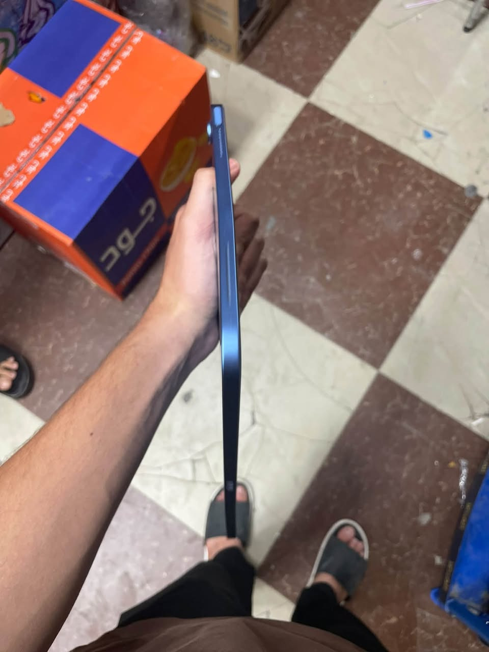 ايباد iPad(A16) للبيع.
المواصفات:
بطارية 97
عدد مرات الشحن 80
ذاكرة الهاتف 128G 
مدة الاستخدام فترة قليلة نظيف قليل الاستخدام 
مع ملحقات:
شاحنة وكارتونة الجهاز غير مفتوح وغير معرض للتصليح ولا اي نوع صيانة 
السعر 500 وقابل للتسهيل
للتواصل :
***********
