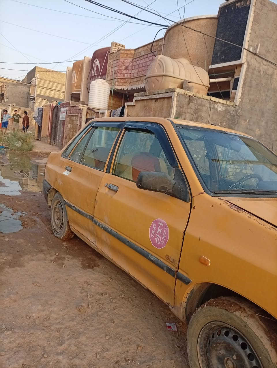 سلام عليكم سايبه للبيع او مراوس سياره بدون شرعي مواصله سياره جاهزه من كلشي بس مكينه بيها بخار قليل مكاني بغداد ***********

