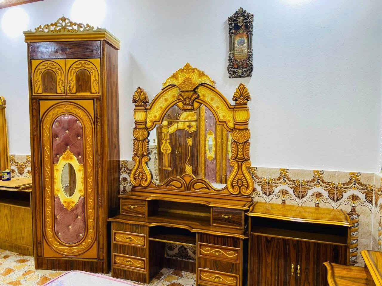 سلام عليكم عندي غرفه نوم مستعمله للبيع صاج عراقي درجة أولى *********** واتساب توجد خدمة توصيل عل باب بيتك السعر ٩٠٠

