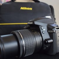 نيكون 5300D • عدسة 18-140 • ديوانيه