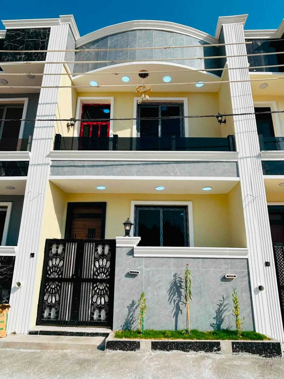 🏠#للبيع_بيت_50متر واجهيه 5متر نزال 10متر
🏗️بناء طابقين وبيتونه 

📍العنوان #بغداد_الدور_البوعيثه
⬅️مجمع العيثاوي

🔹يحتوي البيت على؛
✅غرف منام 2
✅ستقبال-
✅مطبخ-
✅مجمع صحيات 1

🔴 ملاحضه البيت جاهز للسكن ✨ 

🔹نوع العقار طابو زراعي سند 25 اقرار محكمه

🔴السعر 89""مليون 

🔹البيت واضح بصور للاستفسار خاص او الاتصال على الرقم  
 واتساب ♦️***********♦️
