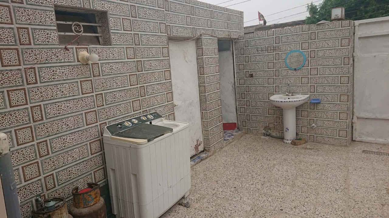 ​🏠 بيت للبيع في حي النفط
📍 الموقع: بداية الشارع الأول
📐 المساحة: 250م (طابق واحد)
🔹 التفاصيل: استقبال، مطبخ، هول، غرفتين نوم، صحيات (داخلية وخارجية)، كراج، وحديقة.
​📞 للاستفسار والاتصال: ***********
