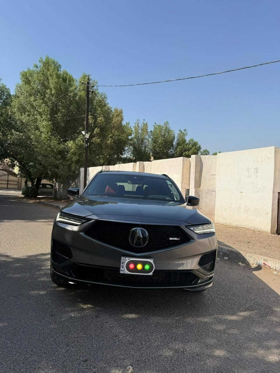 ‎السلام عليكم، الي يدور مميز 👍🏾🚘
‎​🔴 للبيع فقط (بغداد)
‎​🔹 نوع السيارة: هوندا أكيورا MDX (ياباني أصلي)
‎🔹 الموديل: 2024
‎🔹 الماشية: 20 ألف كم فقط
‎🔹 اللون: من الداخل أحمر أصلي
‎​🛡️ البدني والمواصفات:
‎​كلين تايتل وكفالة عامة من الدعامية للدعامية.
‎​فول مواصفات بصمة.
‎​ماكينة 3000 تيربو 6 سلندر / دفع رباعي (فور ويل).
‎​كشنات تدفئة وتبريد مع خزن ومساج (14 وضعية).
‎​سيستم صوت فاخر بـ 25 سماعة.
‎​تخم تاير أصلي حجم 21.
‎​سقف بانوراما / بردات خلفية / صندوق كهربائي.
‎​7 راكب / تبريد 3 قطع / إنارة داخلية متغيرة بلادية.
‎​جكات تصعد وتنزل / مغلفة PPF مطفي / داتا شو.
‎​استيرن كهربائي / رادار أمامي وجانبي / 5 كاميرات / ماوس / فجوج بريمبو.
‎​📌 معلومات التسجيل:
‎​رقم أربيل (السيارة باسمي مباشر).
‎​مكان السيارة: بغداد.
‎​📞 للإستفسار الاتصال بالرقم حصراً:
‎***********
