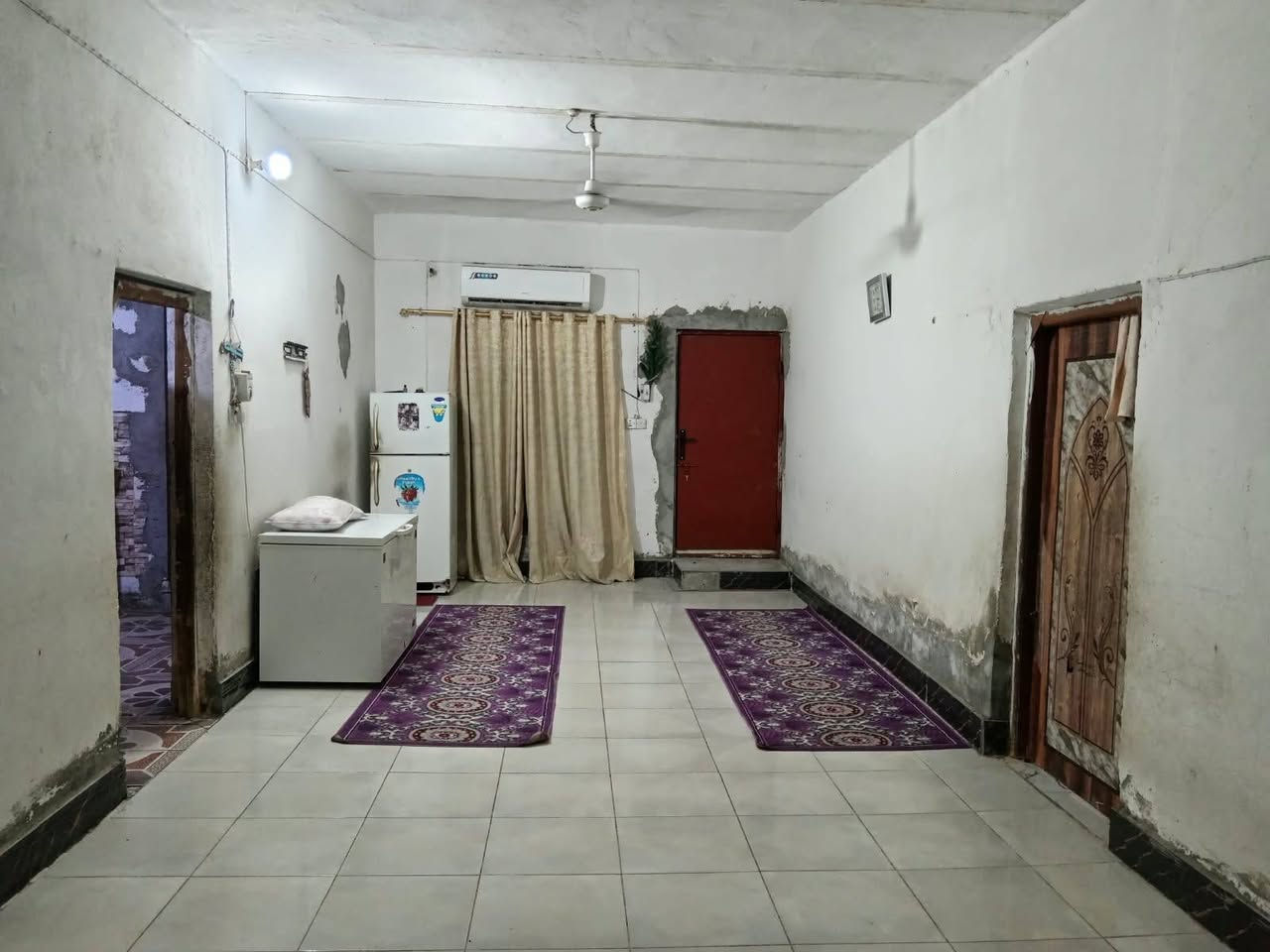 بيت  للبيع المساحه200
العنوان الجيش الشعبي 
السعر اتصل علرقم ***********
بيت نضافه فول كامل مكمل
غرفتين وصاله ومطبخ وصحيات وديوانيه
