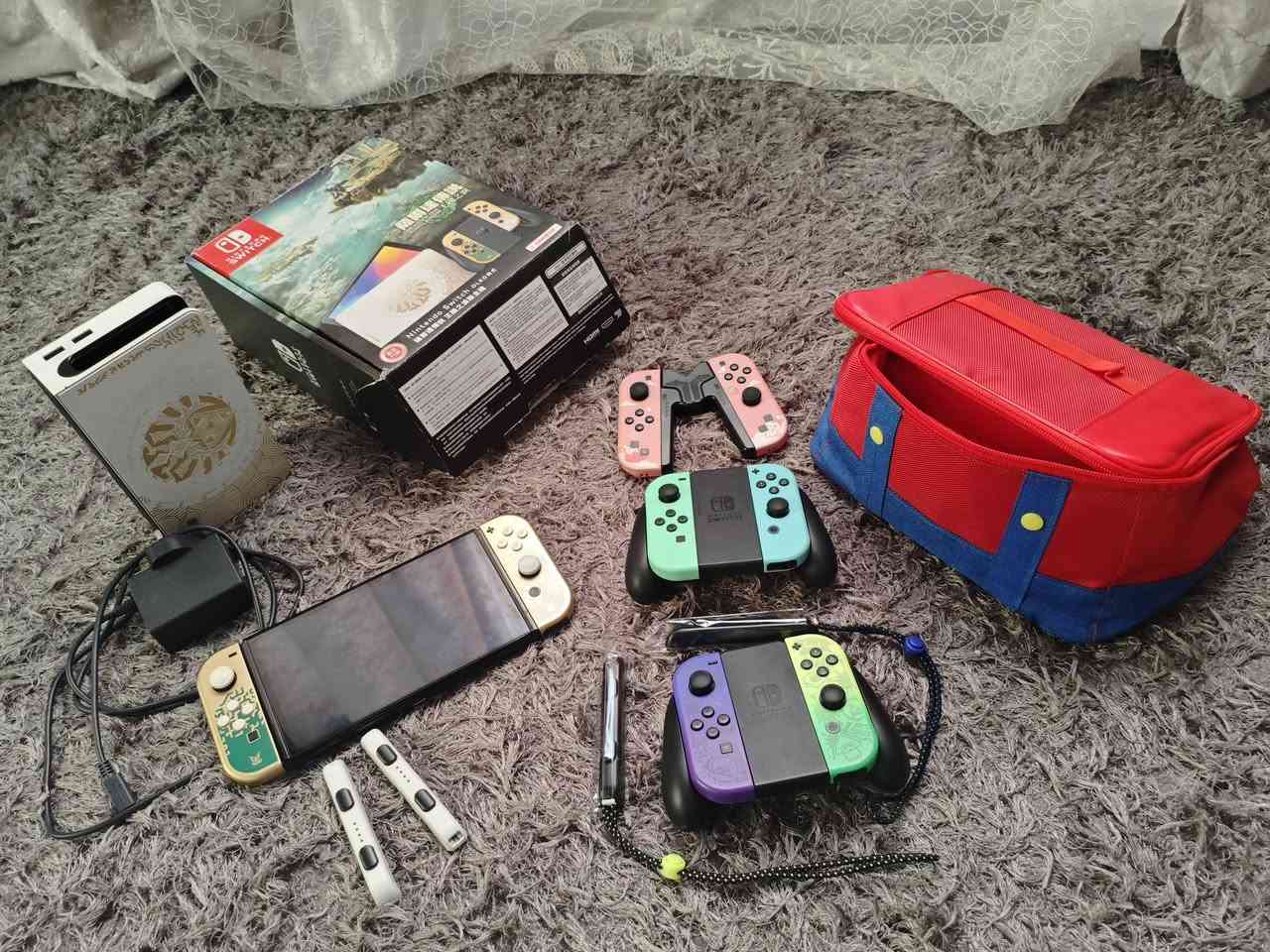 السلام عليكم..
نينتندو سويتج اوليد باندل زيلدا دموع المملكة 
نظافه 98٪  شخط واحد مابي 
nintendo switch oled zelda tears of the kingdom edition 
🔴مهكر اوفلاين فقط🔴
ذاكره اصليه 256gb
ملحقاته الاصليه كامله ولاصق شاشه حمايه اصلي
+
ملحقاته ثانيه اخذها هديه🌹🌹 ويه الجهاز ما احتاجها 
🟦جنطه ماريو 
🟦٦ جويكونات ويده تحكم قسم منها لو واحد لو ثنين بيهن مشكله الباقي شغال  .. وطبعاً الجوي كون الذهبي مال الجهاز الاصليه جديده ومابيهن مشاكل مربوطه بالجهاز مباشر 
🟦 يده السوده الي تحمل الجوي كوين  اصليه وياها وحده ثانيه اصليه وثالثه بيها منفذ شحن الي مربوطه بالجوي كون الوردي
@@@@@@@
الجهاز رايده ب 360 الف
توصيل موجود 
شراي دزلي خاص لو راسلني واتساب 
***********
