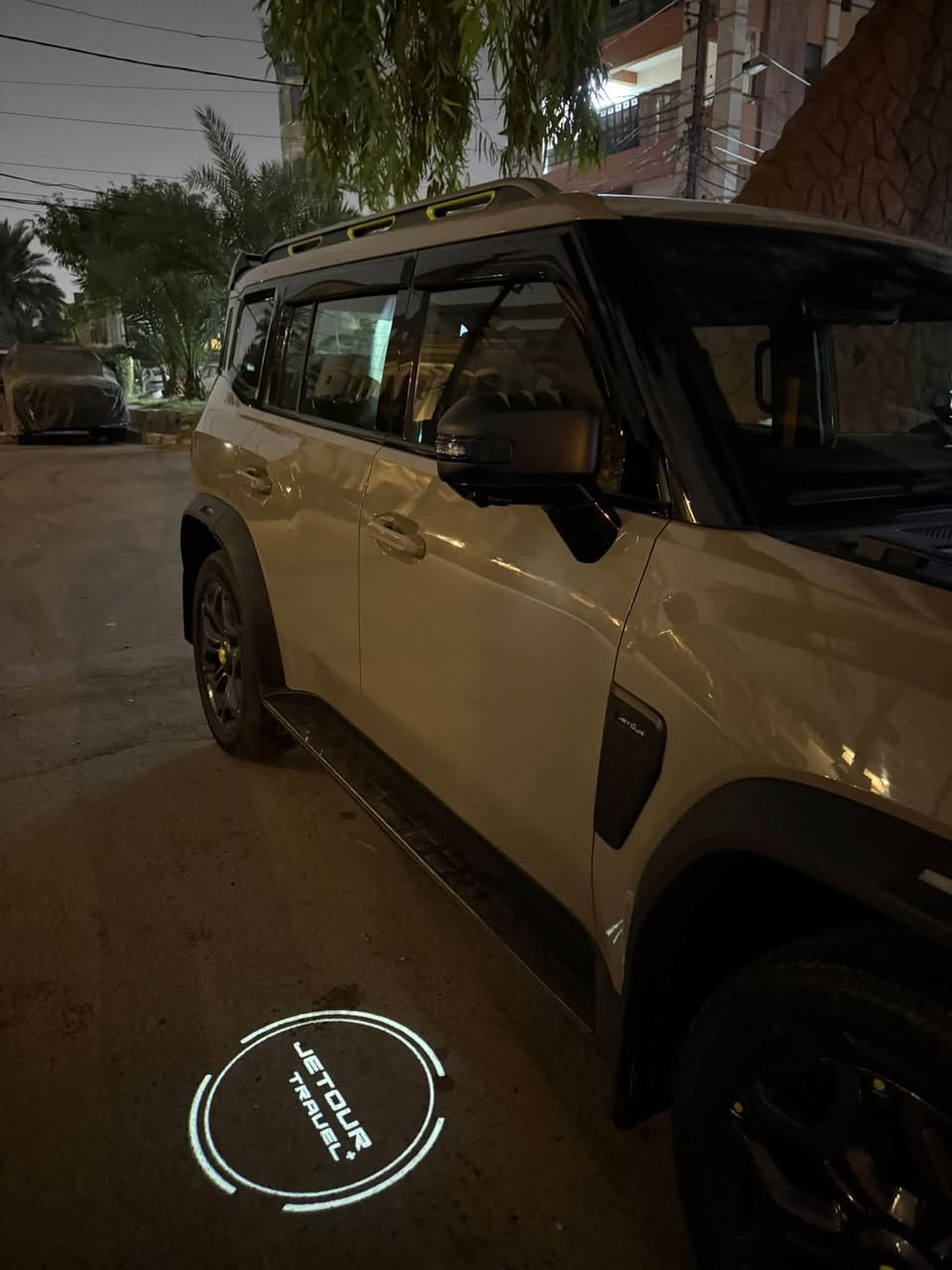 🚘 جيتور T2 LUXURY موديل 2025 للبيع

▪️ الموديل: 2025
▪️ الفئة: LUXURY
▪️ الممشى: 31,000 كم
▪️ الحالة: كلين تايتل
▪️ التغليف: PPF مطفي مغلفة بالكامل
▪️ المواصفات: فول مواصفات 1/1

🔹 المواصفات:
• محرك 2.0 لتر تيربو، 4 سلندر
• قوة 254 حصان
• قير أوتوماتيك 7 سرعات DCT
• دفع رباعي AWD
• 5 ركاب
• كشنات جلد
• مقاعد أمامية كهربائية
• تدفئة وتبريد للمقاعد
• شاشة وسطية كبيرة
• شاشة عدادات رقمية
• Apple CarPlay وAndroid Auto
• كاميرات 360 درجة
• حساسات أمامية وخلفية
• مثبت سرعة
• مثبت سرعة متكيف
• تشغيل بصمة
• دخول ذكي
• باب خلفي كهربائي
• فتحة سقف بانوراما
• تحكم مناخي أوتوماتيك
• إضاءة LED
• مرايات كهربائية
• نظام مراقبة النقطة العمياء
• تحذير مغادرة المسار
• تحذير الاصطدام الأمامي
• فرملة طوارئ أوتوماتيكية
• مساعد البقاء على المسار
• أنظمة أمان ومساعدة قيادة متكاملة
• جنوط ألمنيوم
• وباقي مواصفات الـ T2 Luxury

📞 ***********
