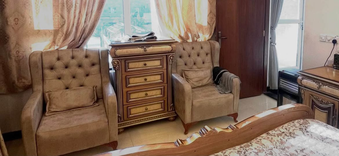 تخم تسكام توصاه ثقيل للبيع بدون ضرر قنفتين وكرسيين 7 مقعد ب500 قفل  مكان حي الجامعه ***********
