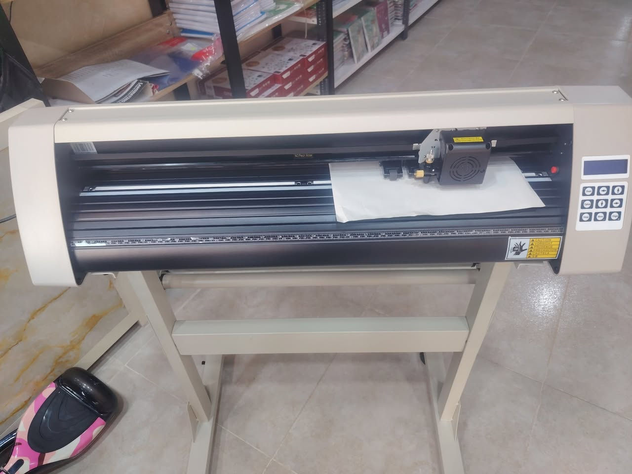 للبيع جديد غير مستخدم

جهاز كتر بلوتر قياس 70  السعر 500 الف ***********
