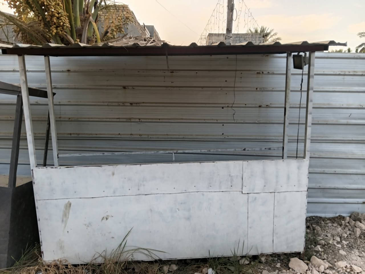 منقلة • ميز • بغداد التاجي