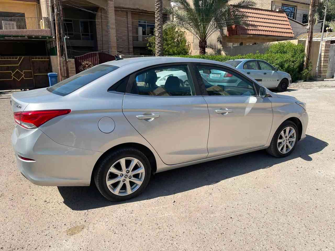 شانجان السفن 2025
ماشيه 13000

كامرة خلفيه 

حساسات

فتحه سقف

تثبيت سرعه

تحكم ستيرن جهتين

السياره نضيفه ومكفوله كفاله عامه
بيهه شخط بسيط بالدعاميه الاماميه بدون تكحيل وصبغ

وبيهه مجال بسيط 
مكان السياره بغداد

اتصال ***********
السعر 10000 دولار يعني شده وبيها بسيط
