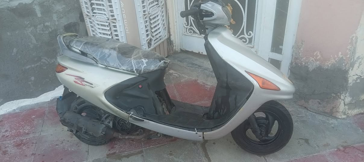 السلام عليكم فراشه للبيع محرك مفتوح مره وحده كهربايات شغاله السعر300 رقم الهاتف       ***********
