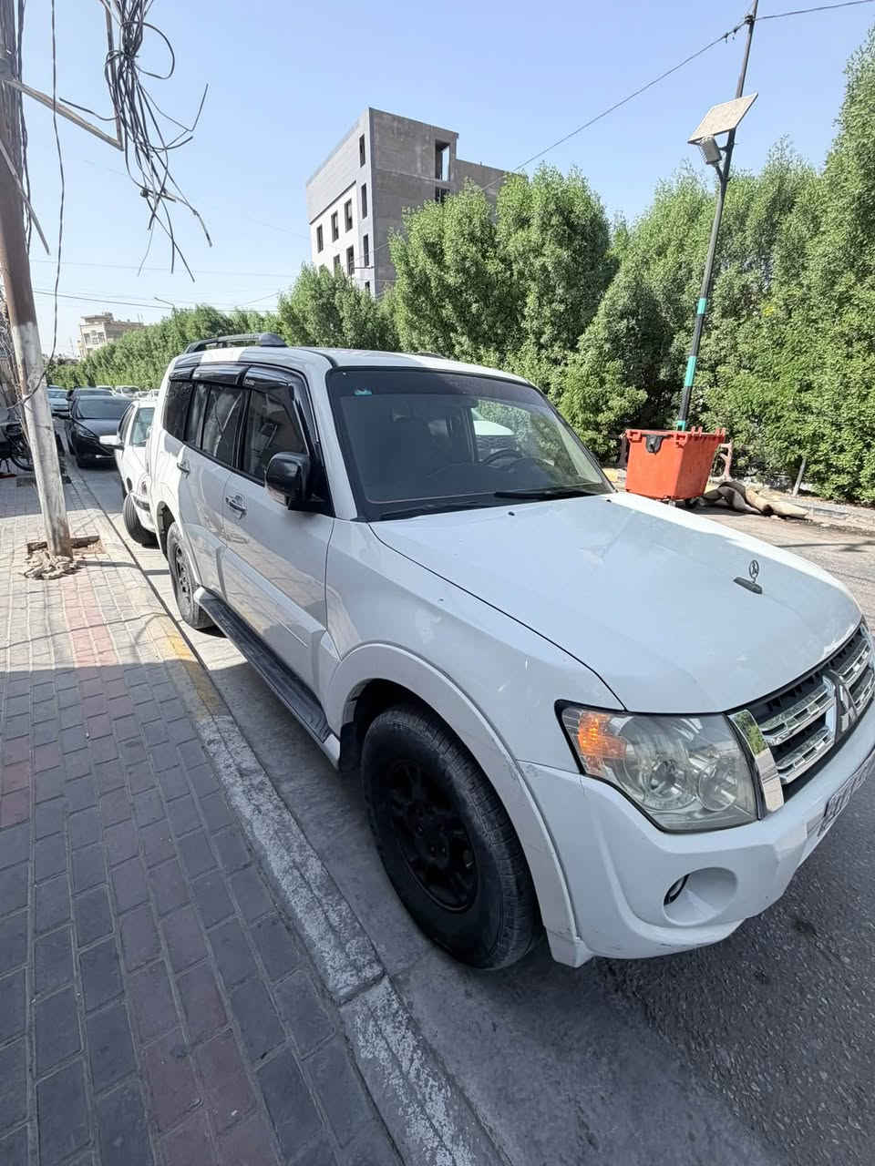 السلام عليكم باجيرو 2008 رقم بغداد مميز  ماشيه 260 للبيع
كفاله عامه 

المواصفات 

تحكم ستيرن 
تبريد 3 قطع ثلج 
كامرهً
حساس 
بصمه 
شاشة لكزز فول مواصفات 
السياره نضيفة جدا 
واحلى من الصور بعد كشرها نضيف كير محرك كفاله 
محدثه خلفي 15 وامامي 14 
العنوان كربلاء للاستفسار ***********
السعر 125 وبيها مجال
